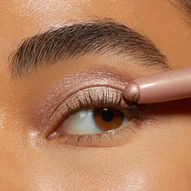 🎨Soft Glam Creamy Eyeshadow Stick – Long-Lasting & Blendable✨